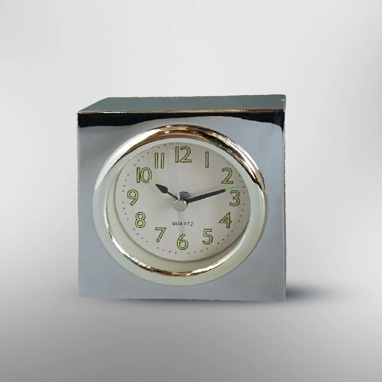 Silver Analog Alarm Clock - 9x9 cm Stylish Design Perfect for Bedroom And Office Decor - Image 4