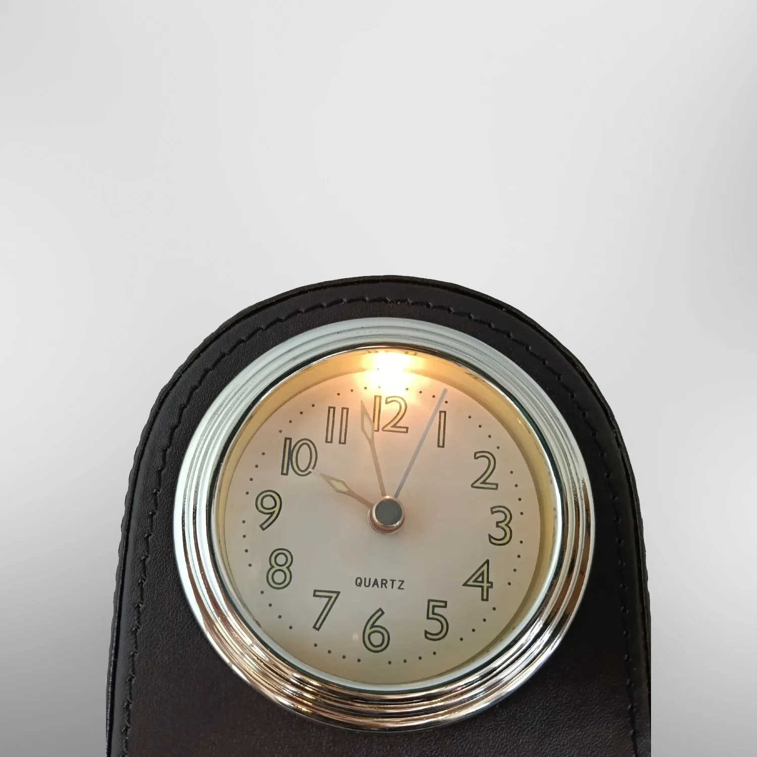 Leather Alarm Clock Mute Movement Hotel Table Desktop Decoration Bell with Light Battery Perfect Home and Office Decor - Image 4