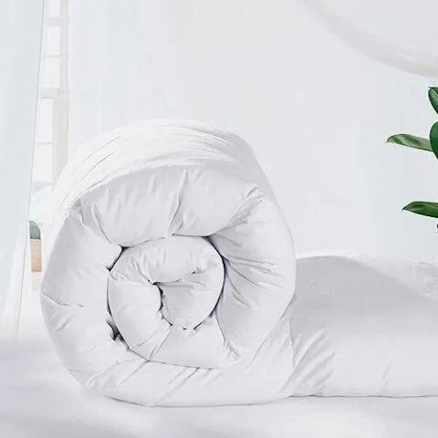 All-Season Duvet 160x190 cm – Microfiber Fill with Cotton Cover – Soft & Lightweight Comfort